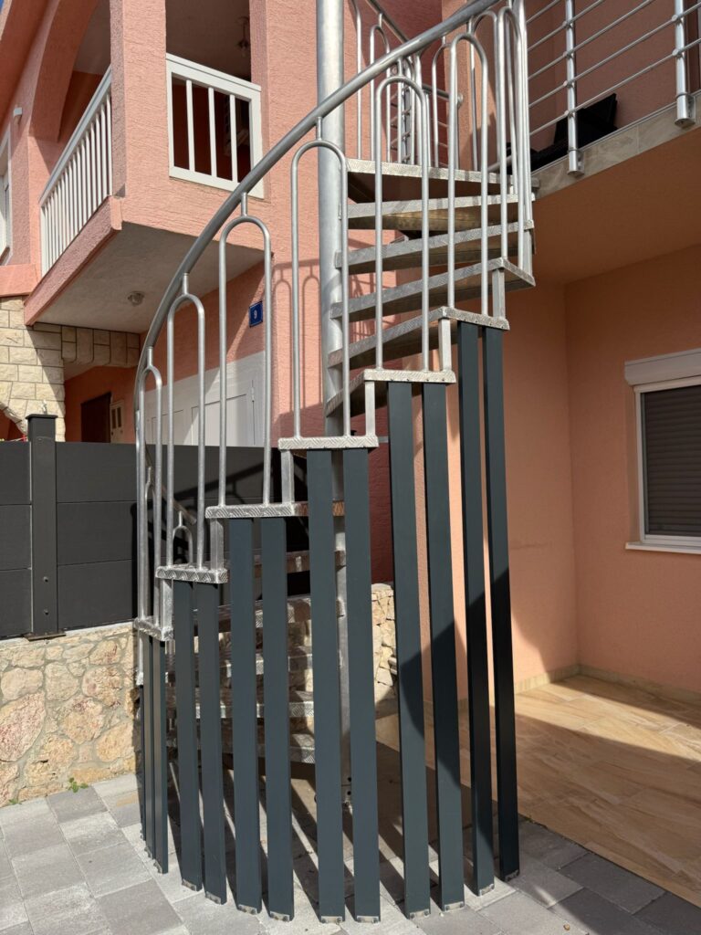 58ce4b69-4c47-4b86-9f2a-5b61a161abe9